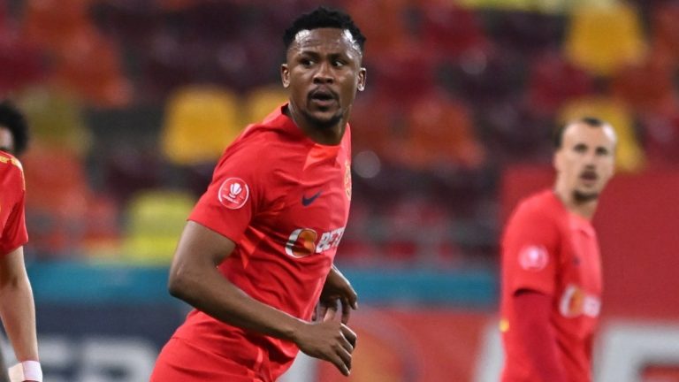 'Better luck next time Siyabonga Ngezana!  Kaizer Chiefs fans were going to make noise but look at stupid Orlando Pirates and Mamelodi Sundowns supporters celebrating' – Fans