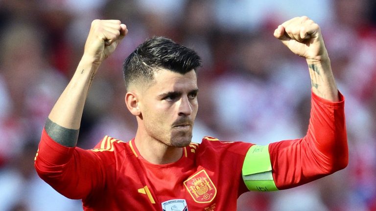 Alvaro Morata defended by Luis de la Fuente as Spain boss claims 'misunderstood' AC Milan striker would be a 'legend' in 'another country'