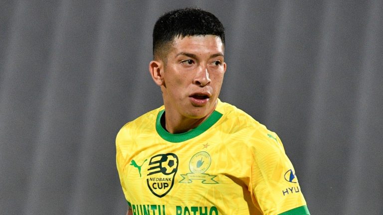 Mamelodi Sundowns legend Roger Feutmba weighs in on Matías Esquivel loan deal – 'Look at Themba Zwane and Denis Onyango'