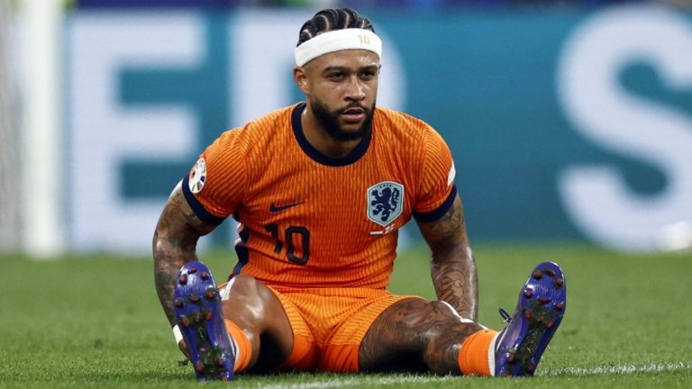 'More worried about how he looks'  – Fans brutally mock 'sh*t' Memphis Depay as unemployed ex-Man Utd flop trains alone in Monaco after 'horrendous' Euro 2024