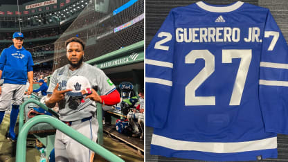 Blue Jays’ Guerrero Jr. trades baseball for Maple Leafs hat