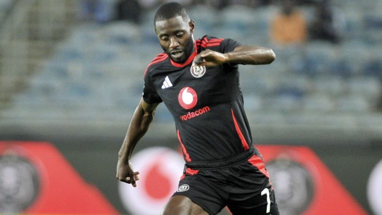 Kaizer Chiefs legend backs Deon Hotto amid rumoured new Orlando Pirates contract for Namibian star