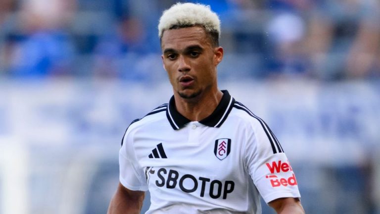 Liverpool & Man Utd ready to battle for USMNT star Antonee Robinson with Fulham set to demand hefty transfer fee