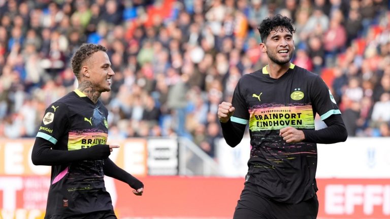 USMNT's Ricardo Pepi makes most of rare PSV start with a brace vs. Willem II