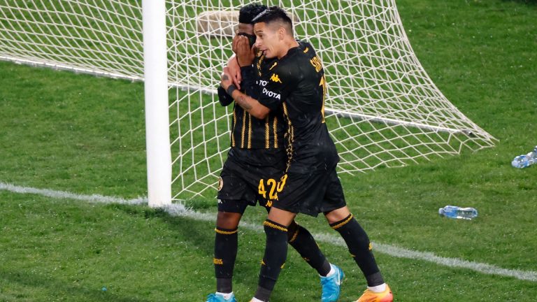 ‘Gaston Sirino is far from being finished but Khama Billiat, Leonardo Castro & Keagan Dolly played like this when they arrived at Kaizer Chiefs, Nasreddine Nabi must go, we can’t handle this happiness’ – Fans