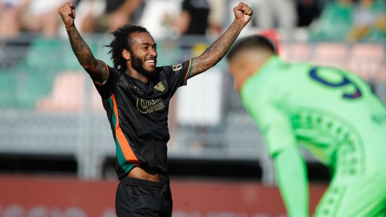 USMNT midfielder Gianluca Busio scores his first Serie A goal of season to lead Venezia past Genoa