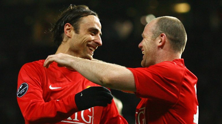 Dimitar Berbatov sends epic message to Wayne Rooney after duo are reunited at Man Utd