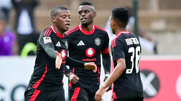 'Difference between Dlamini & Messi is surname, but Gilberto must pack and go back to Angola! Kaizer Chiefs are stronger than Orlando Pirates' – Fans