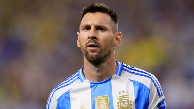 'Anyone is better than Lionel Messi!' – Ex-Chile star claims Argentina captain was 'protected' at Copa America & World Cup in scathing attack