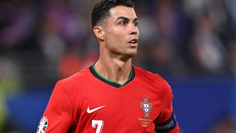 Cristiano Ronaldo 'issue' addressed by Roy Keane as Man Utd legend reacts to Portugal star reaching 900-goal milestone