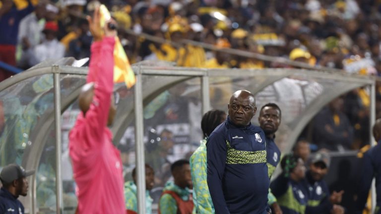 Former Fifa referee gives verdict on controversial red card shown to Marumo Gallants' Joseph Malongoane against Kaizer Chiefs