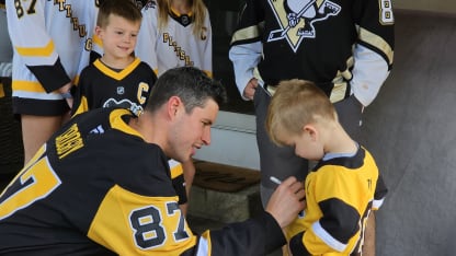 Crosby visits season ticket holders fresh off new contract